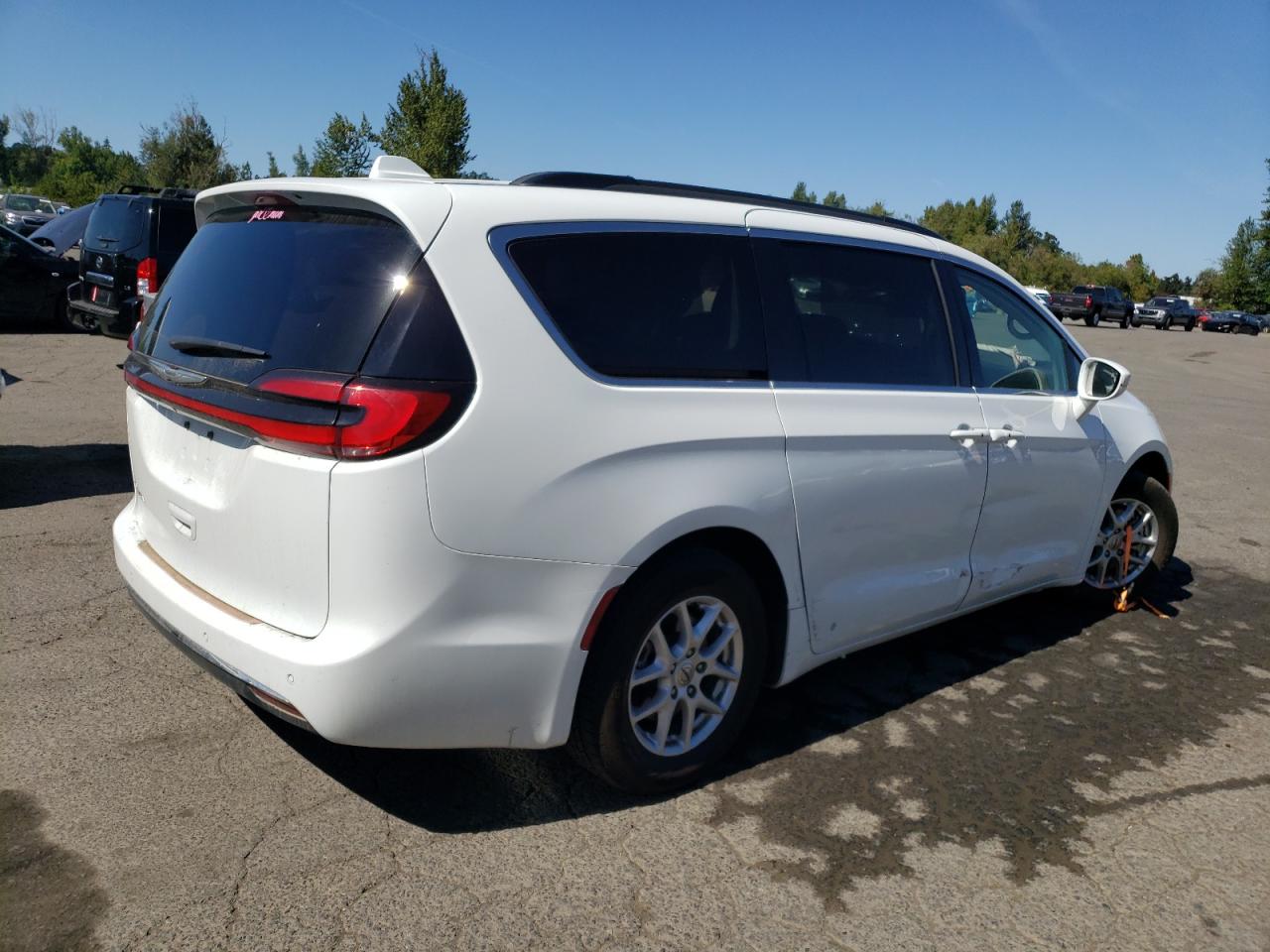 2C4RC1BG3NR128437 Chrysler Pacifica T 3