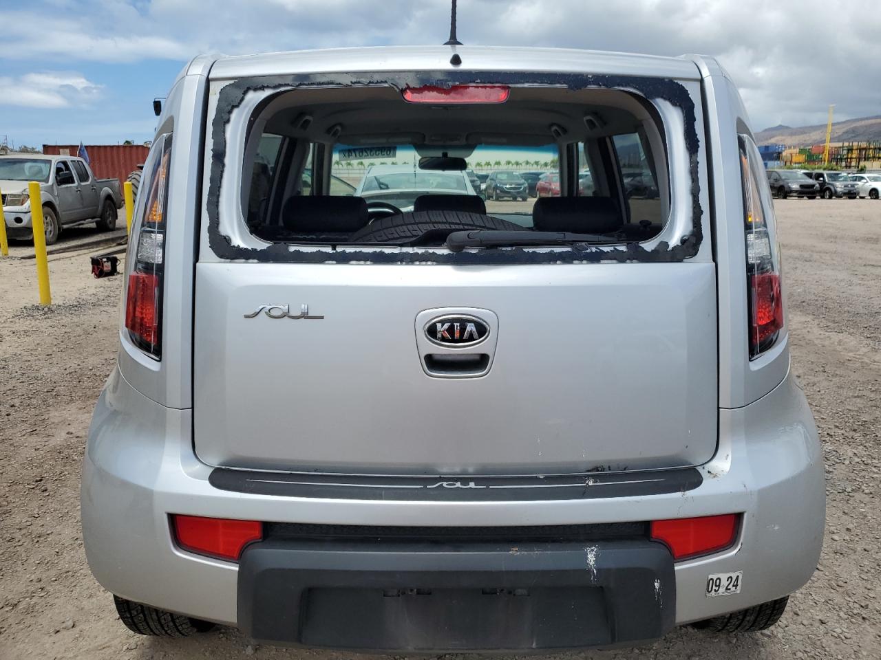 2010 Kia Soul + VIN: KNDJT2A2XA7703573 Lot: 69532674