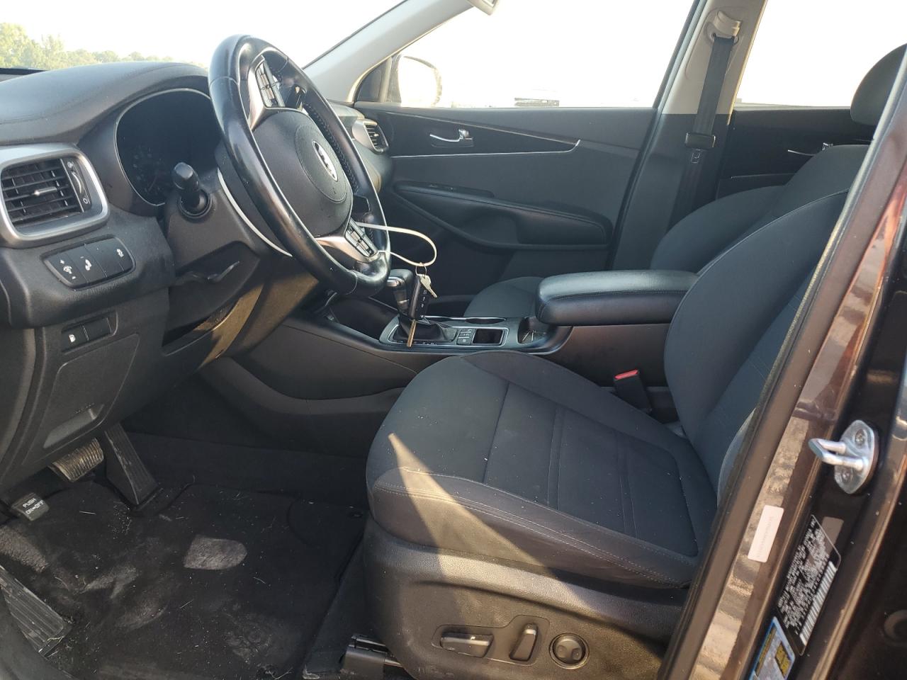 5XYPGDA34KG439418 2019 Kia Sorento L