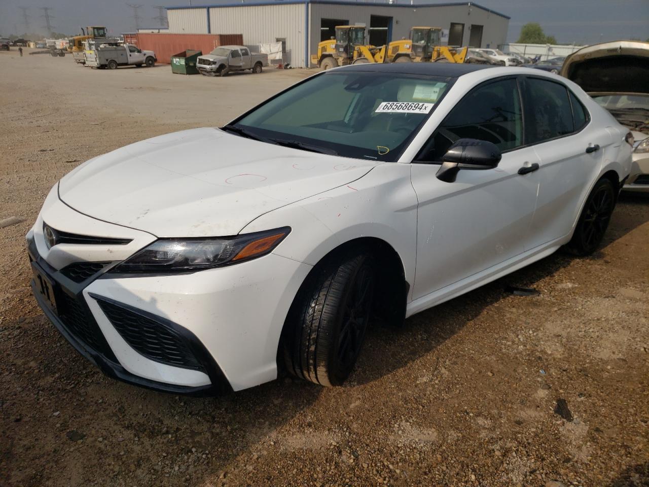 4T1G11AK2NU694834 2022 TOYOTA CAMRY - Image 1