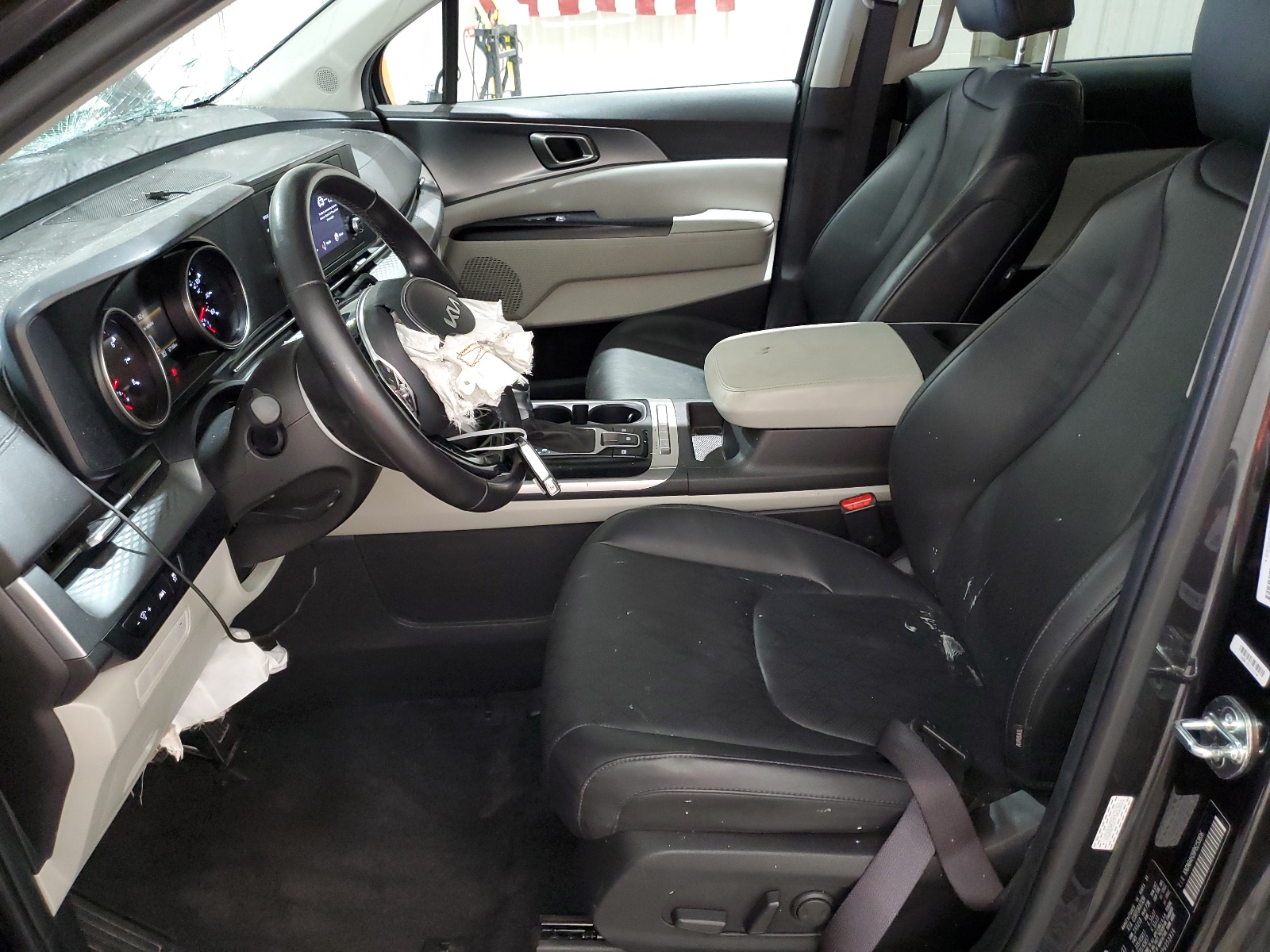 KNDNB4H39P6253816 2023 Kia Carnival Lx