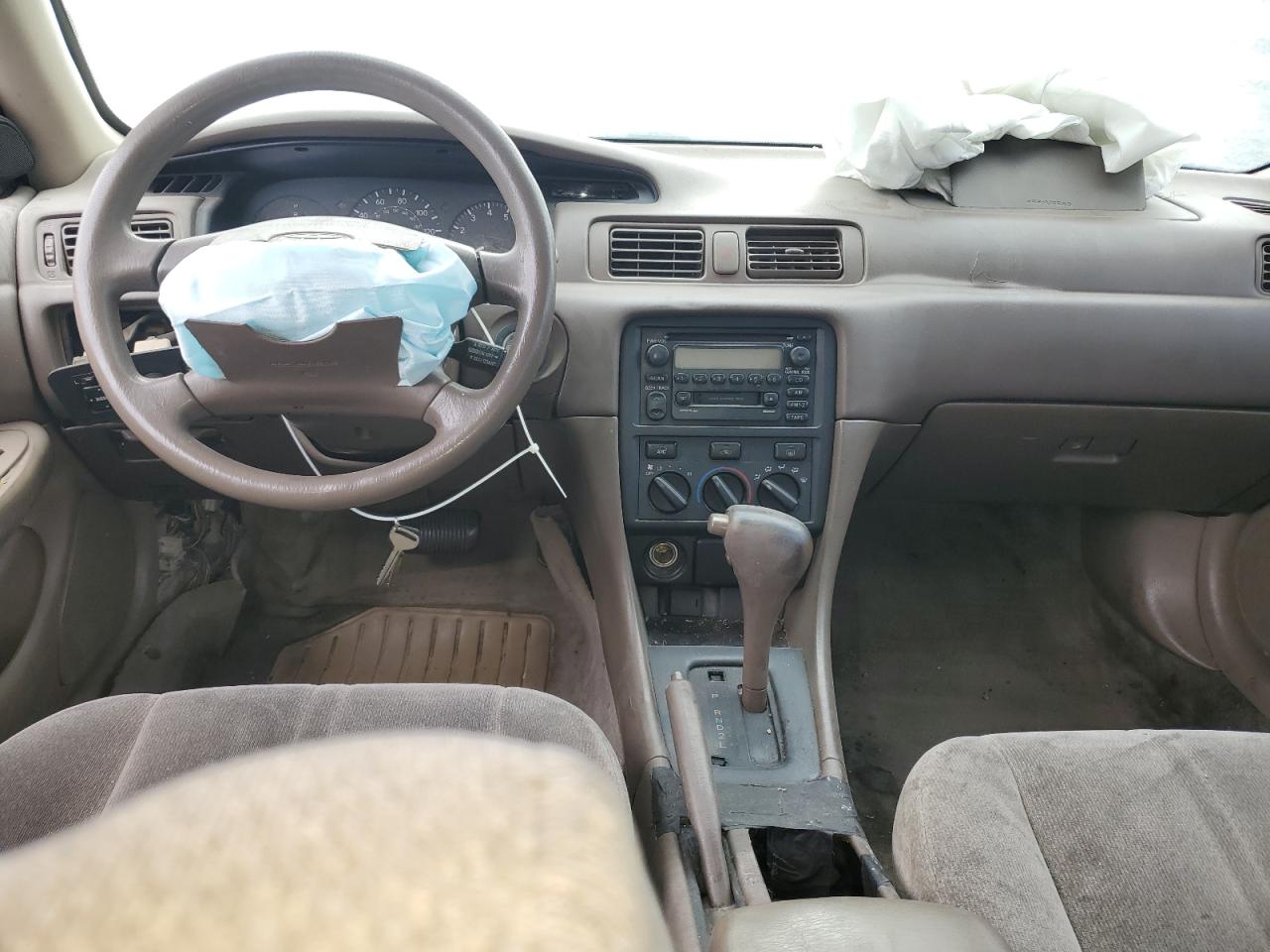 2000 Toyota Camry Le VIN: 4T1BF28K6YU947570 Lot: 54173664