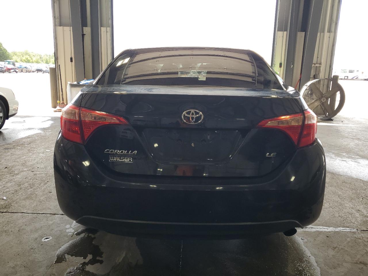 2018 Toyota Corolla L VIN: 2T1BURHE1JC110533 Lot: 66871494