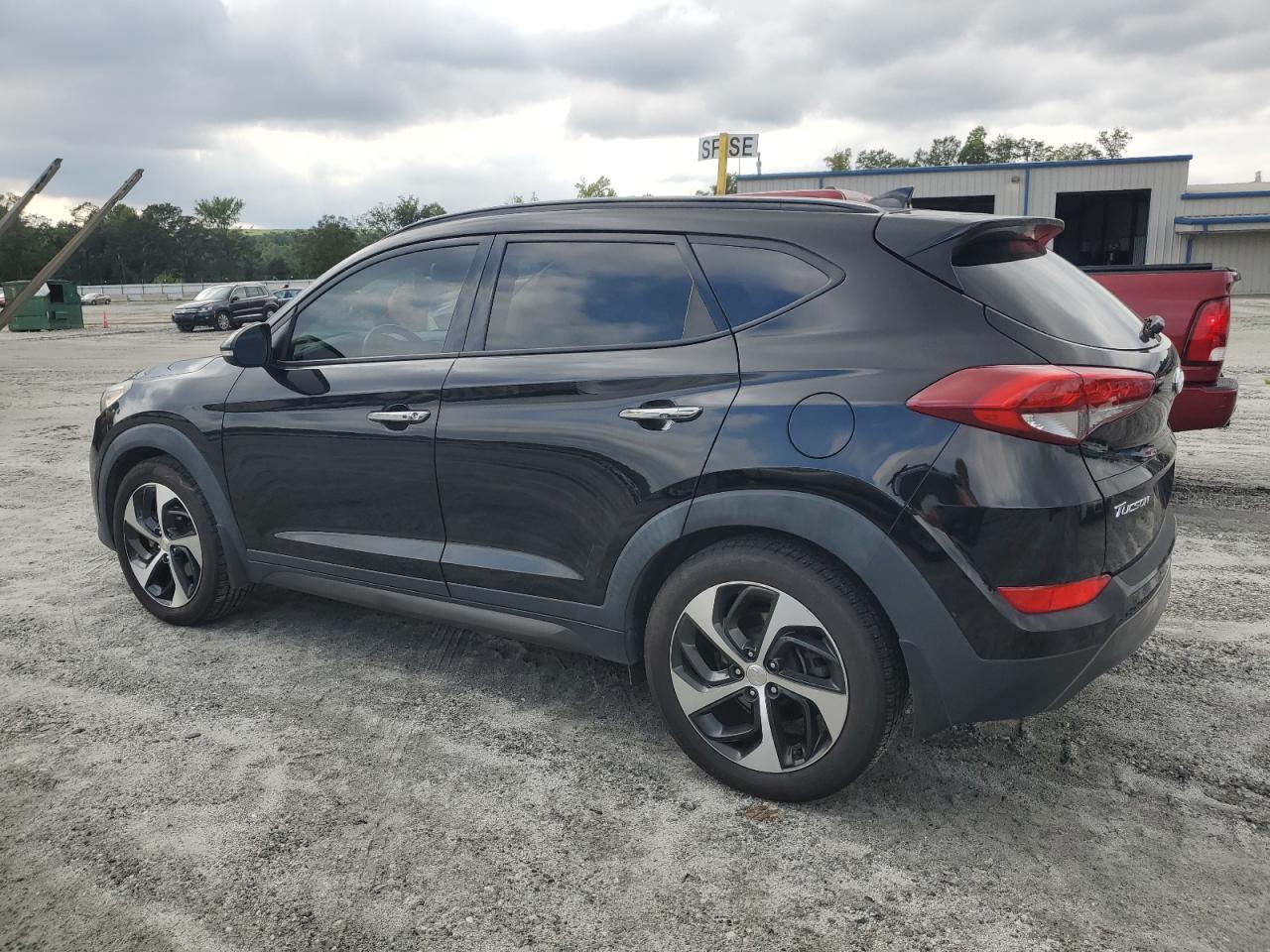2016 Hyundai Tucson - Image 2