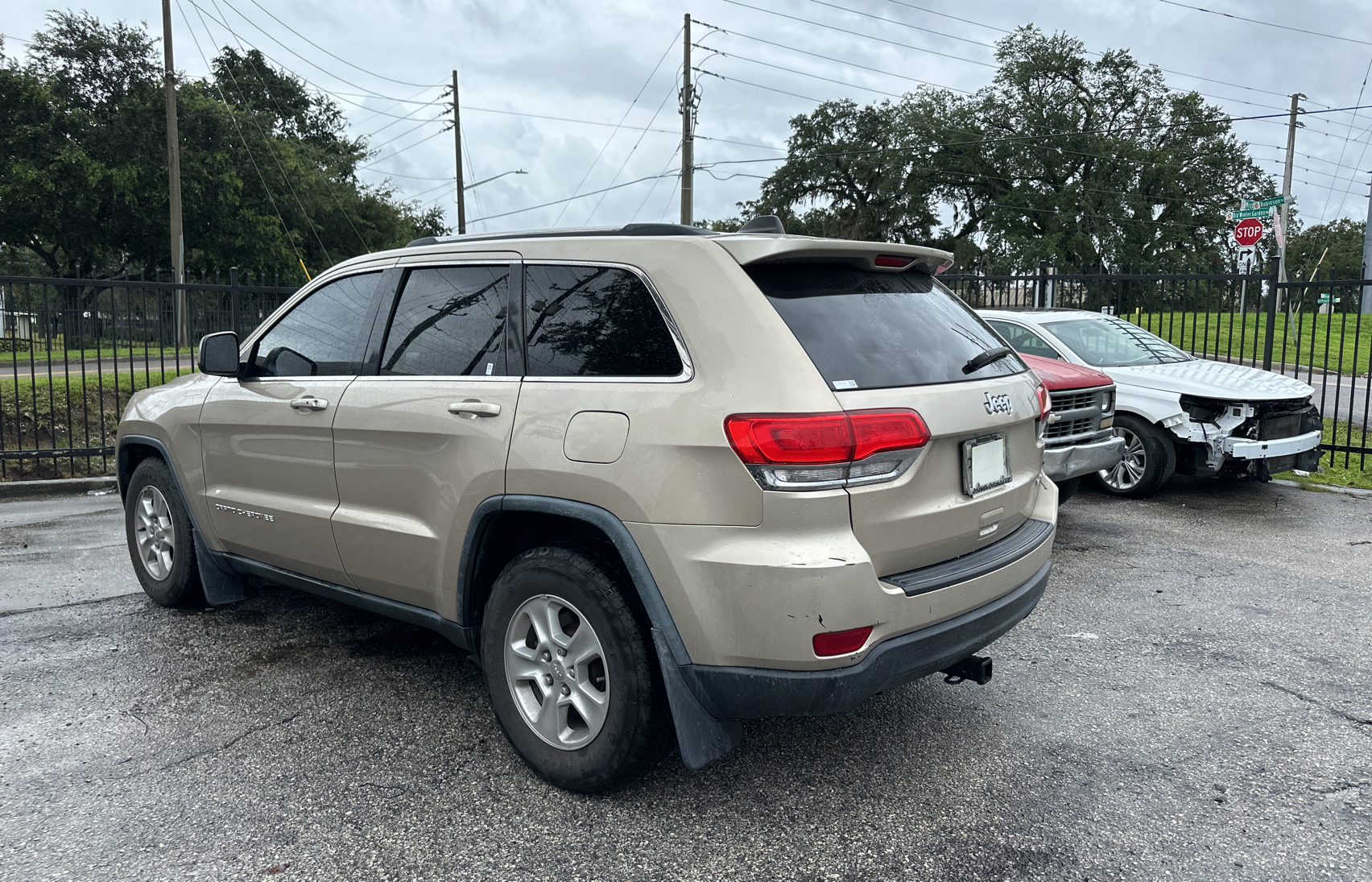 2014 Jeep Grand Cherokee Laredo vin: 1C4RJEAG8EC417739