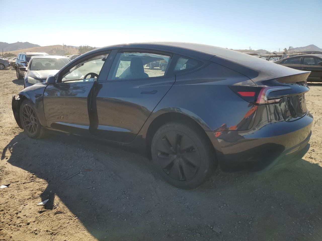 5YJ3E1EA8RF743638 2024 TESLA MODEL 3 - Image 2