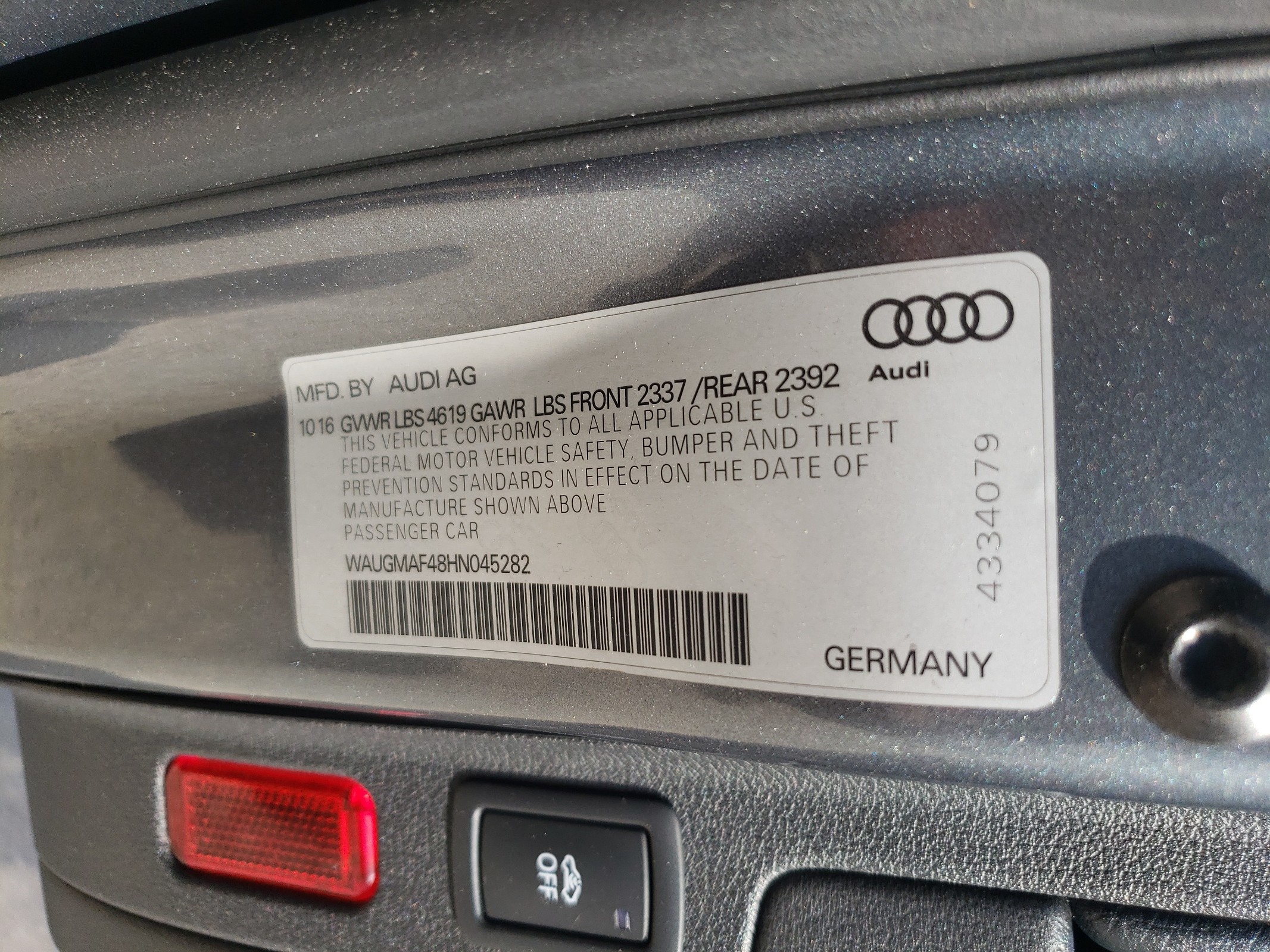 WAUGMAF48HN045282 2017 Audi A4 Ultra Premium