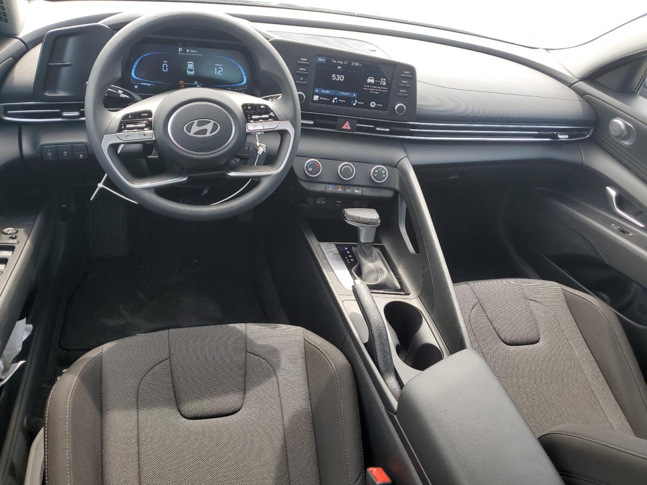 2024 Hyundai Elantra - Image 8
