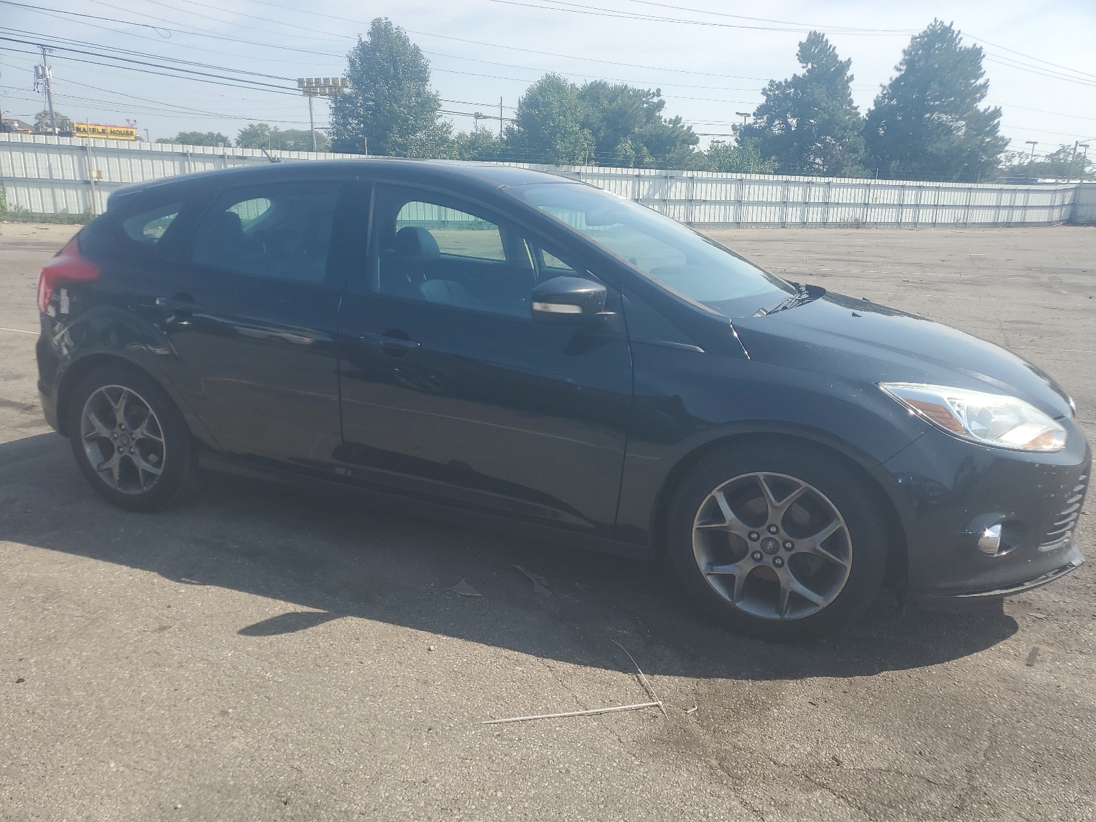 2014 Ford Focus Se vin: 1FADP3K28EL397482