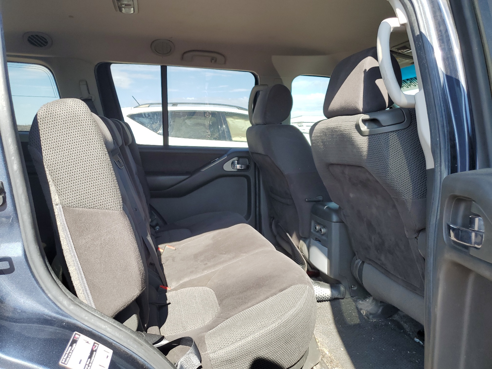 5N1AR18W76C602261 2006 Nissan Pathfinder Le