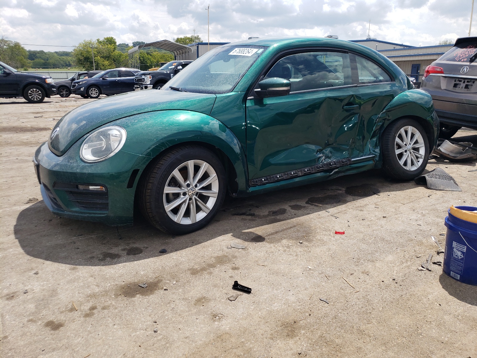 3VWFD7AT0JM716604 2018 Volkswagen Beetle S