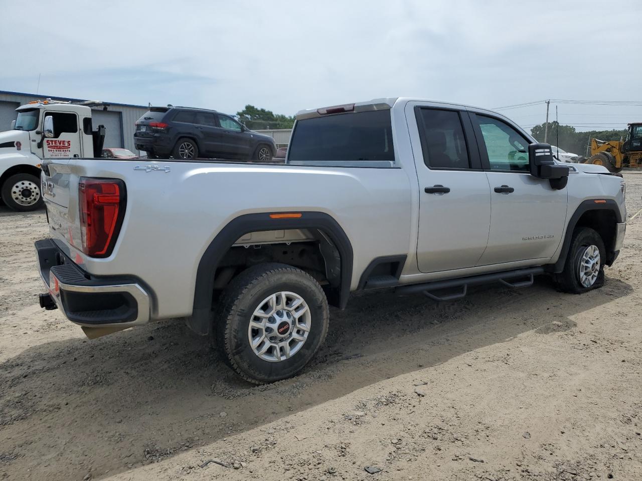 VIN 1GT59LE72PF108811 2023 GMC SIERRA no.3