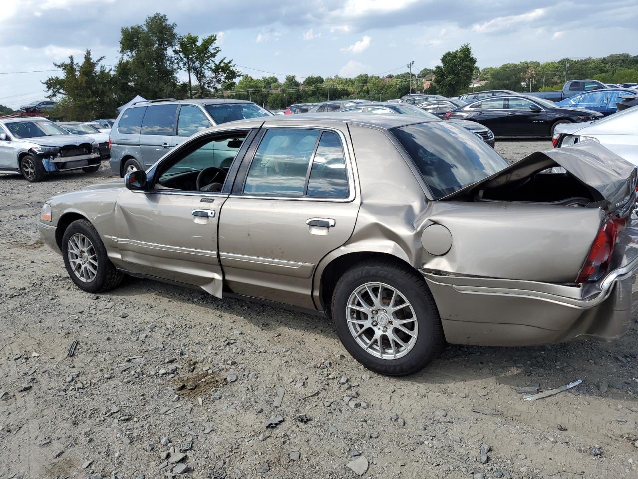 2003 Mercury Grand Marquis - Image 2
