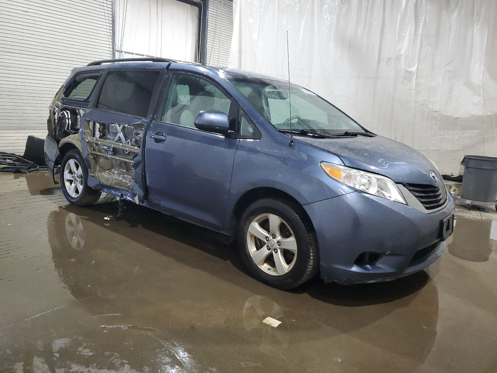 2014 Toyota Sienna Le vin: 5TDKK3DC5ES462132