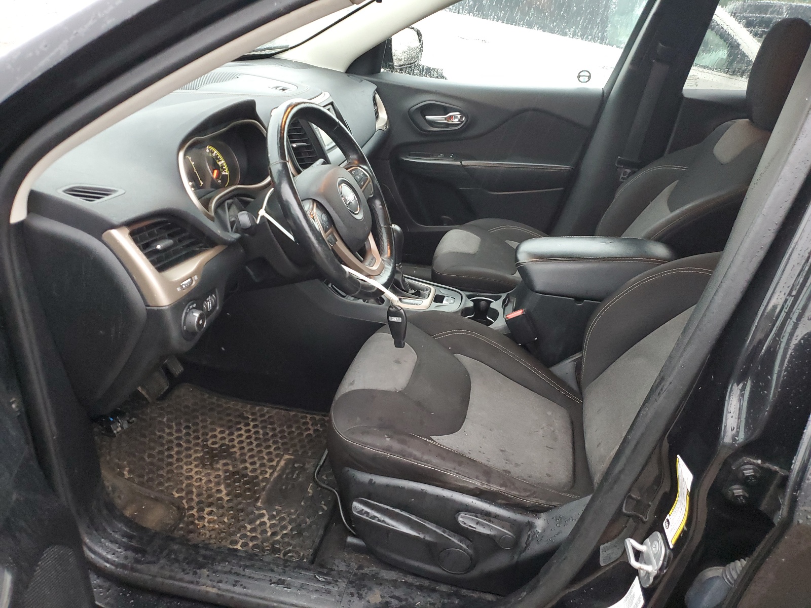 1C4PJLCB3EW275201 2014 Jeep Cherokee Latitude