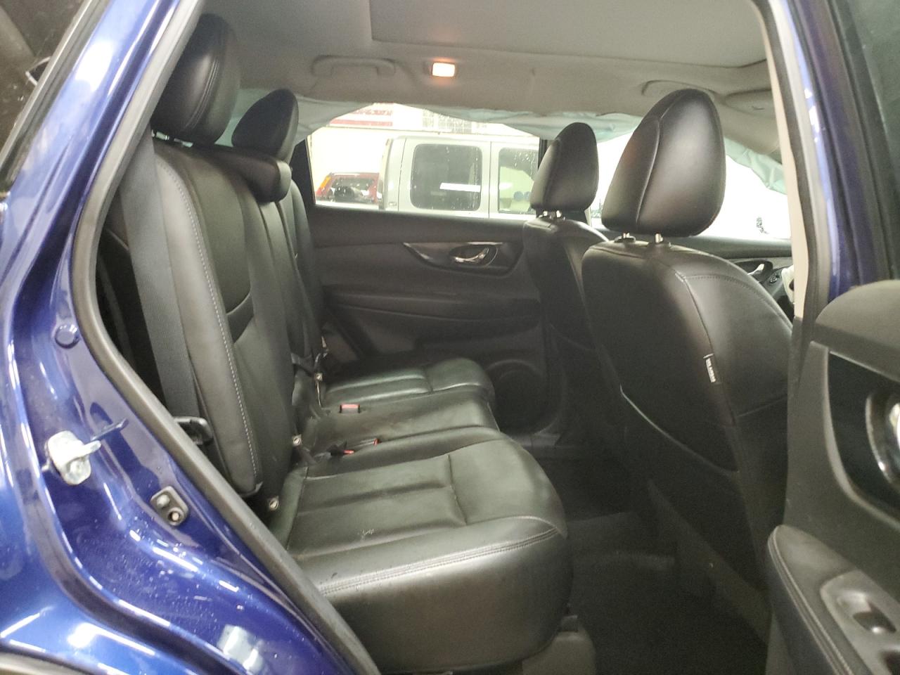 2017 Nissan Rogue - Image 11