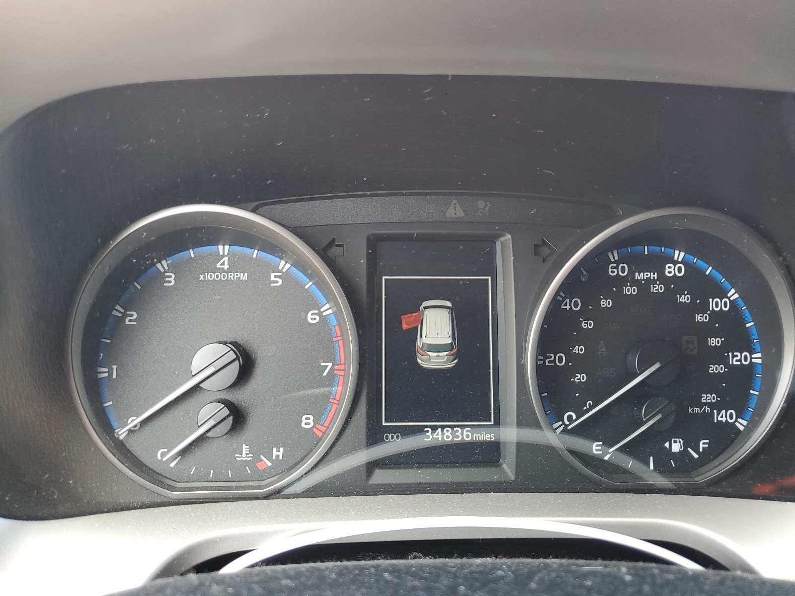 JTMWFREV7HJ121972 2017 Toyota Rav4 Xle