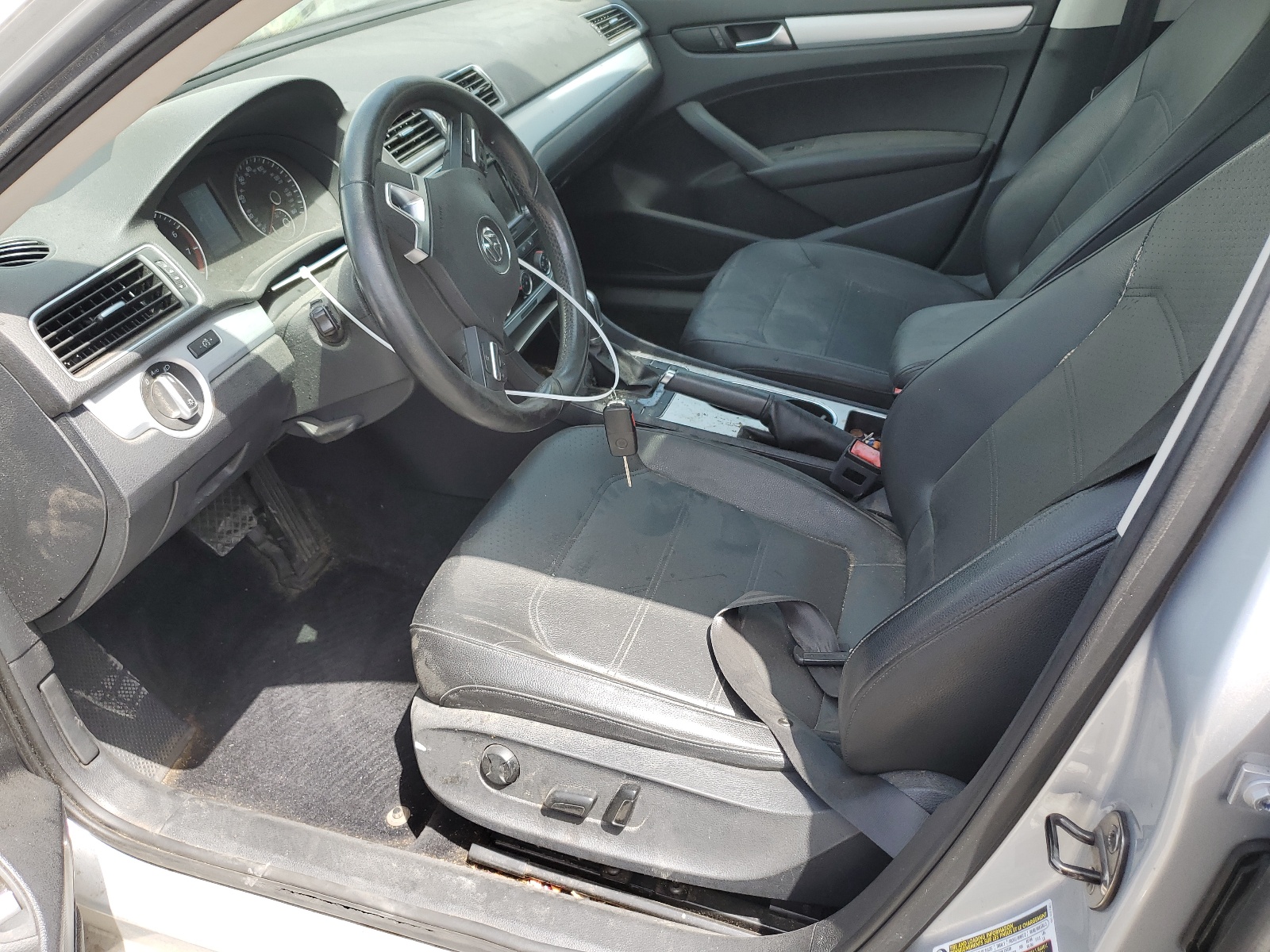 1VWBP7A39DC100959 2013 Volkswagen Passat Se