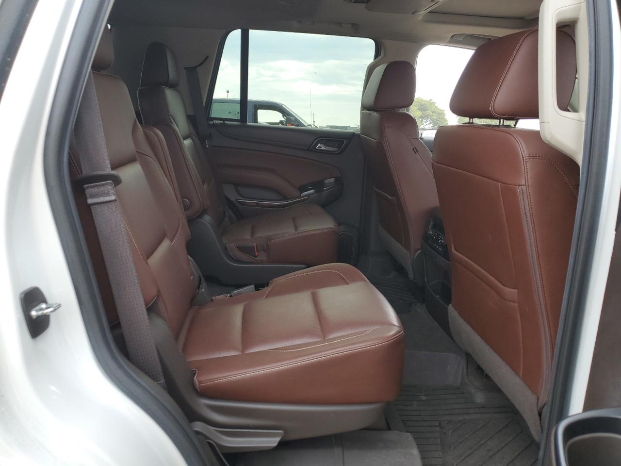 2018 Chevrolet Tahoe C1500 Premier VIN: 1GNSCCKC6JR233720 Lot: 65417004