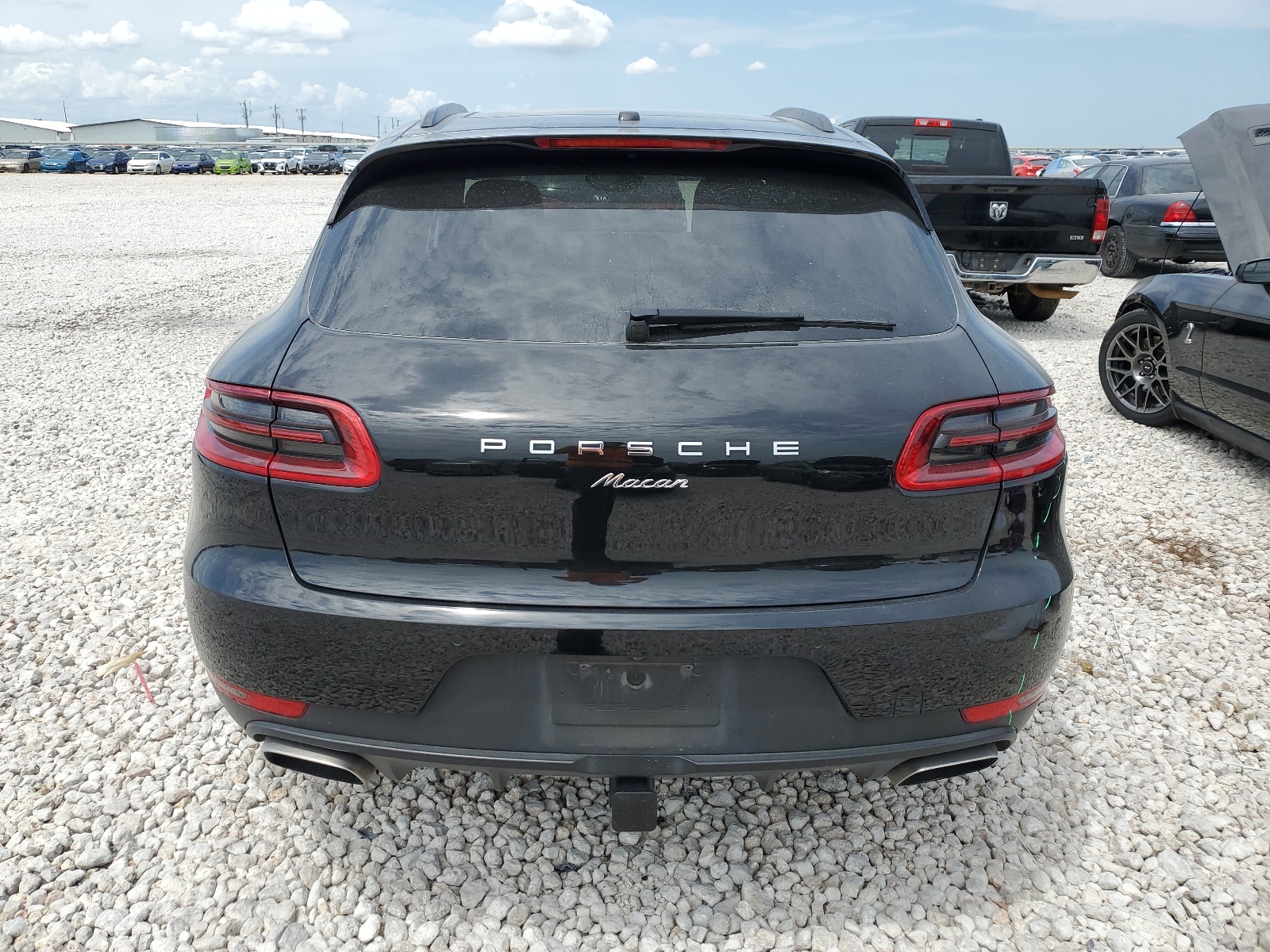 WP1AA2A55JLB22956 2018 Porsche Macan