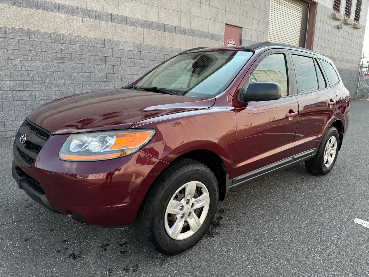 2009 Hyundai Santa Fe - Image 2