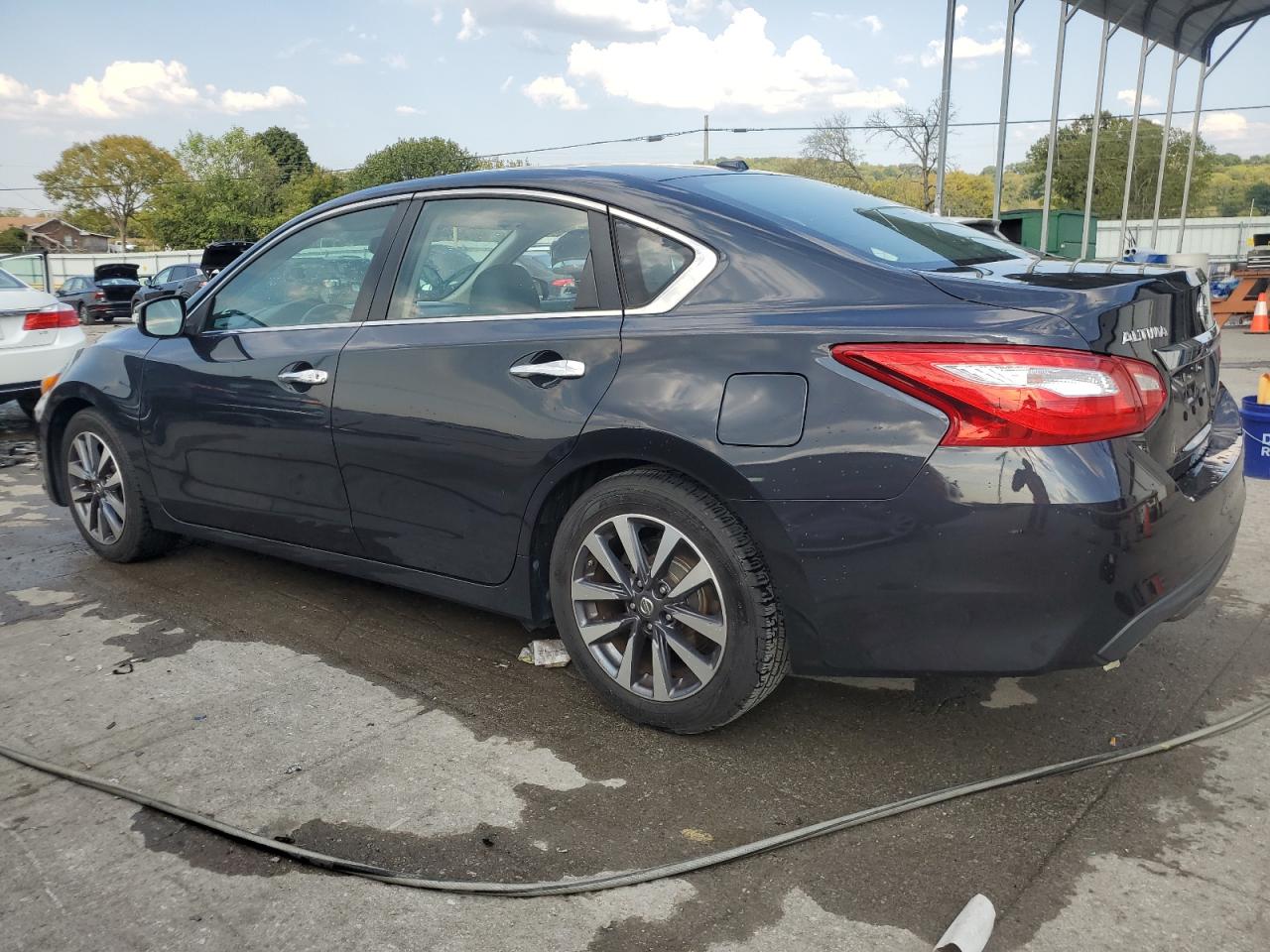 1N4AL3AP8HC218244 2017 NISSAN ALTIMA - Image 2