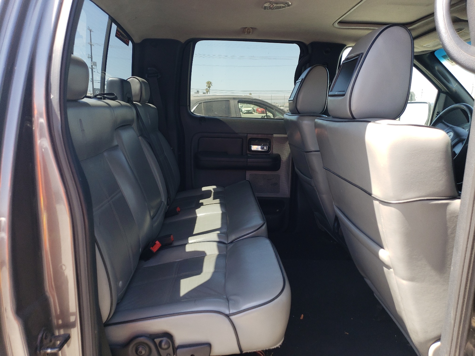 5ltpw165x6fj16668 5LTPW165X6FJ16668 2006 Lincoln Mark Lt