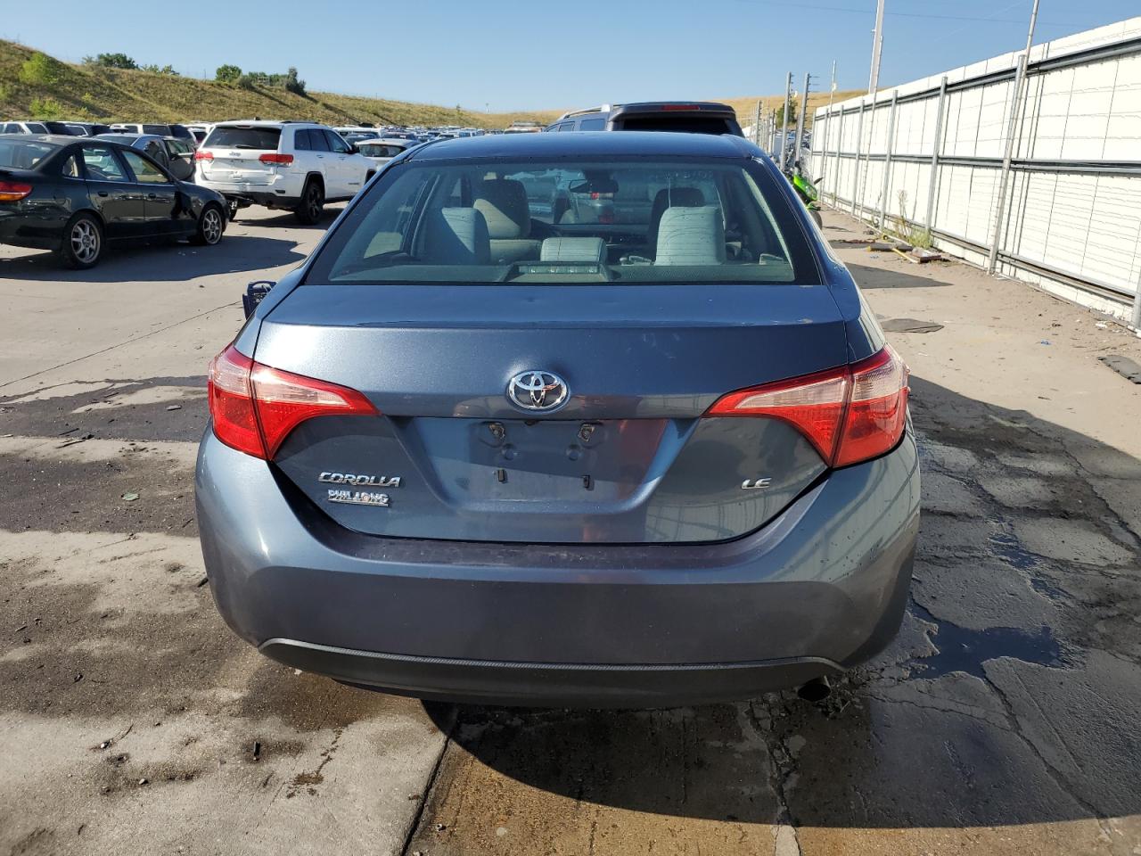 2018 Toyota Corolla L VIN: 2T1BURHE8JC050489 Lot: 69064944