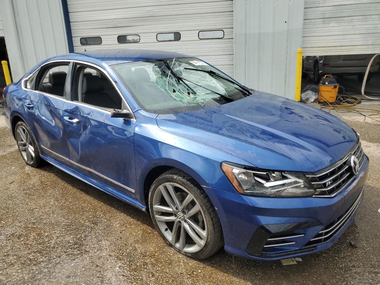 VIN 1VWAT7A32GC047761 2016 VOLKSWAGEN PASSAT no.4