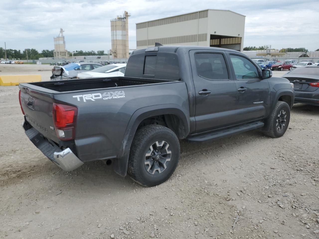 VIN 3TMCZ5AN4JM127150 2018 TOYOTA TACOMA no.3