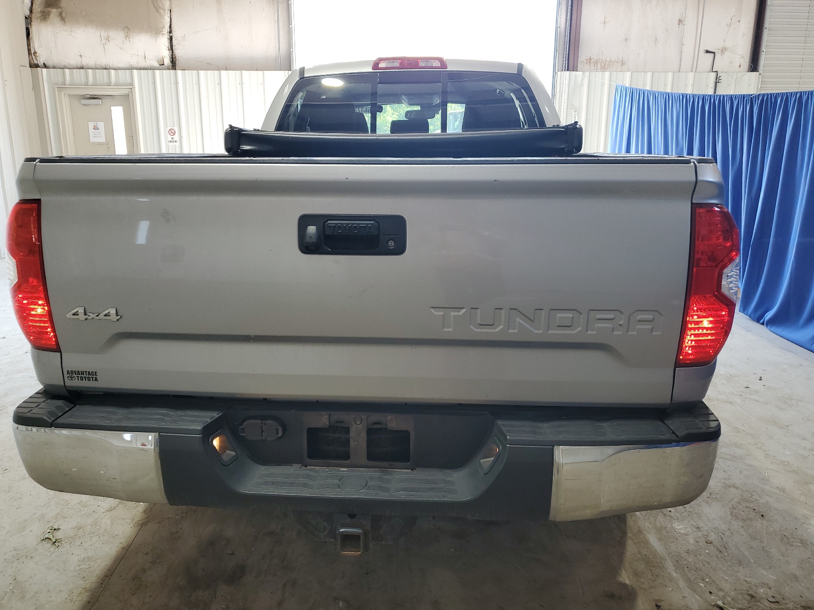 5TFUY5F16JX739308 2018 Toyota Tundra Double Cab Sr