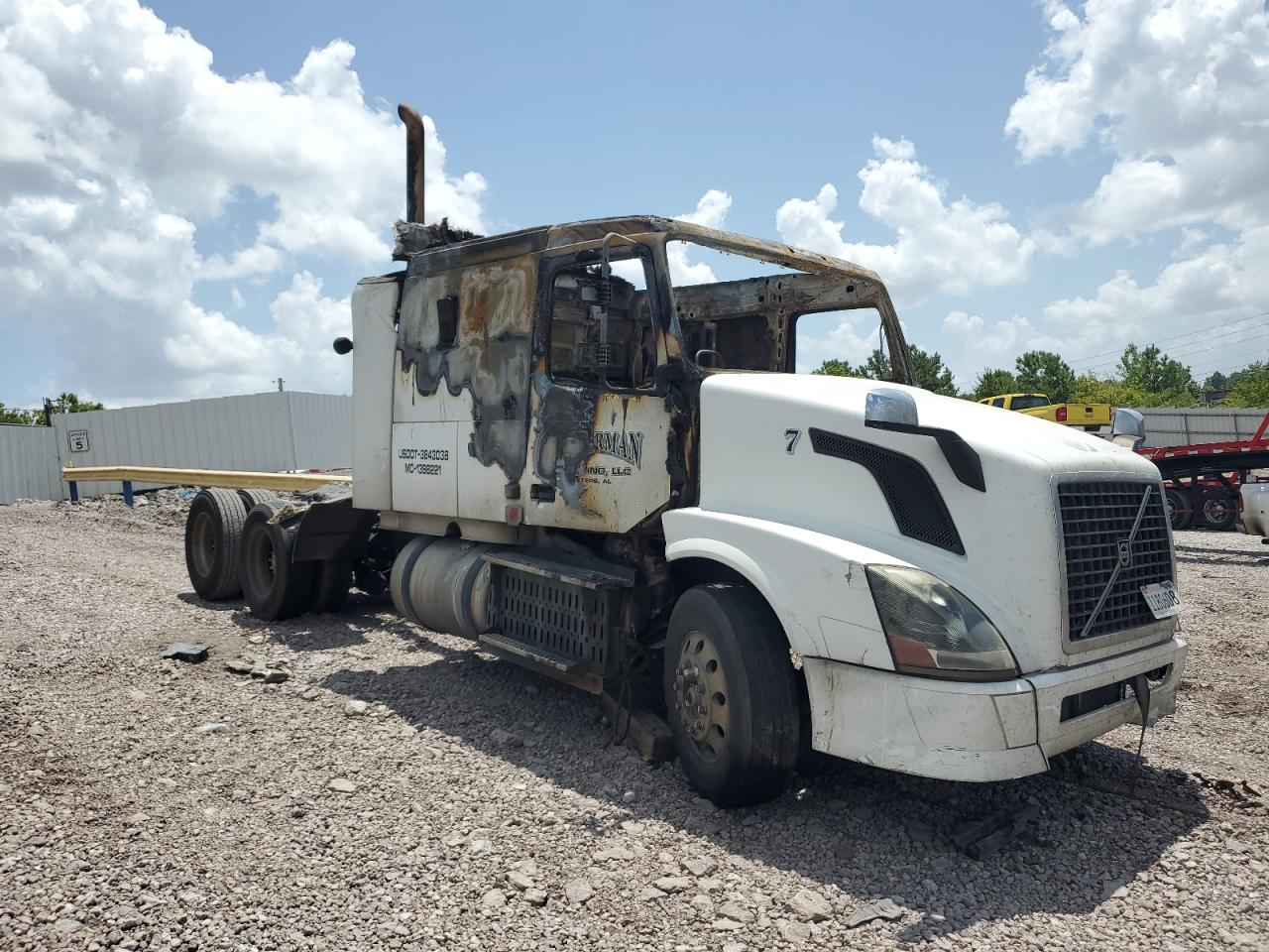 2013 Volvo Vn Vnl للبيع في Hueytown، AL - Burn