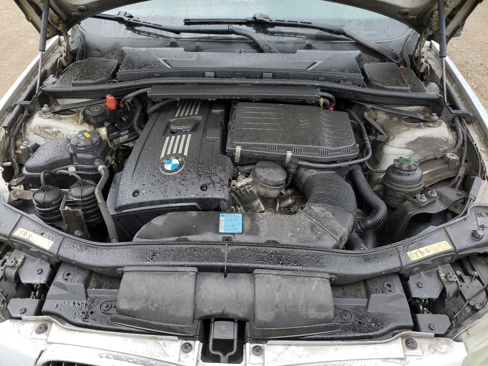 WBAPL33519A404041 2009 BMW 335 Xi