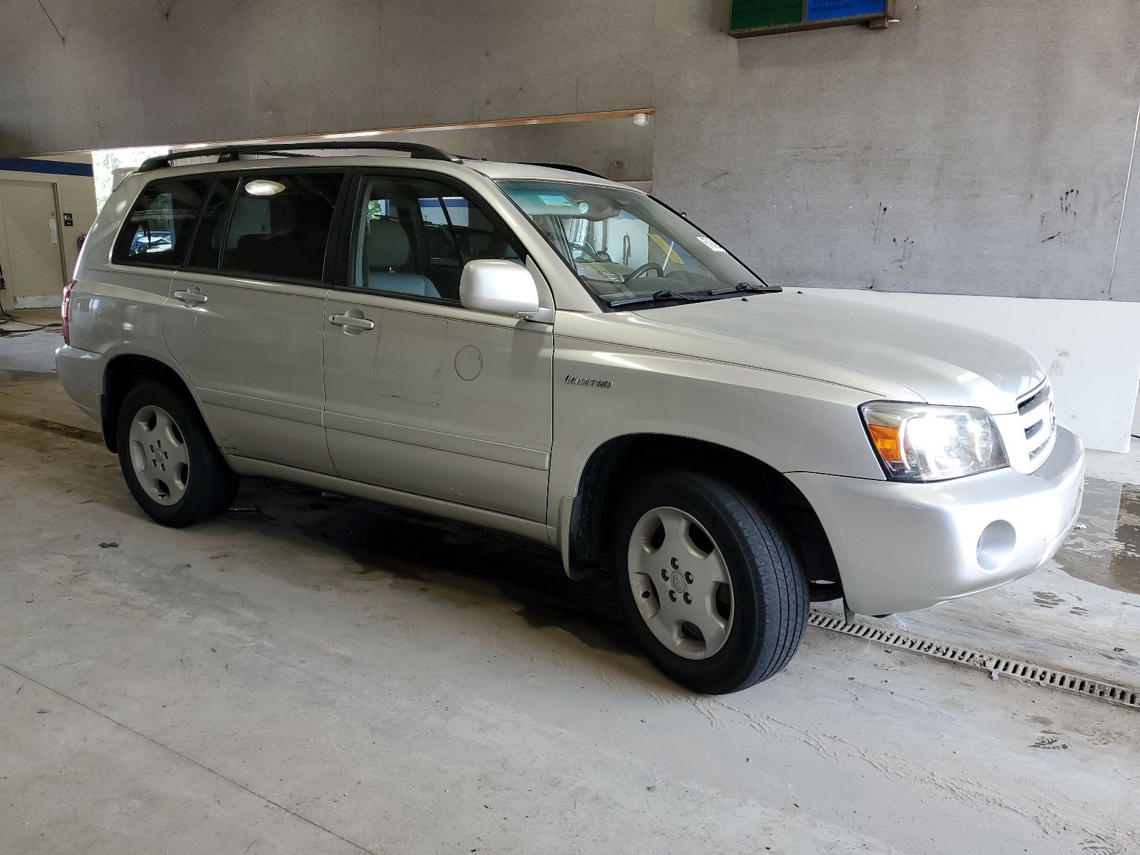 JTEEP21A750108431 2005 Toyota Highlander Limited