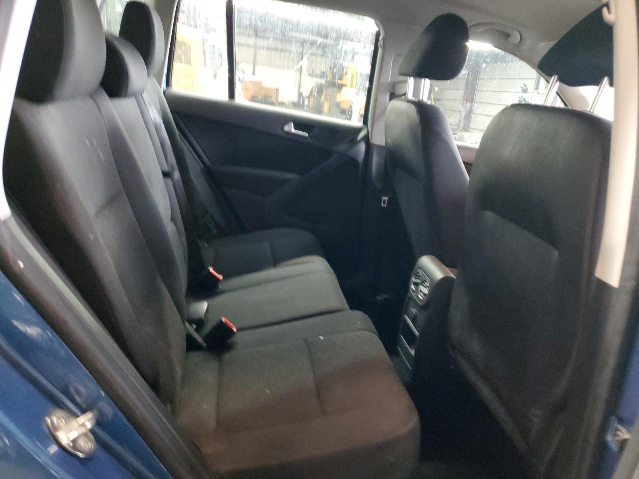 2017 Volkswagen Tiguan - Image 10