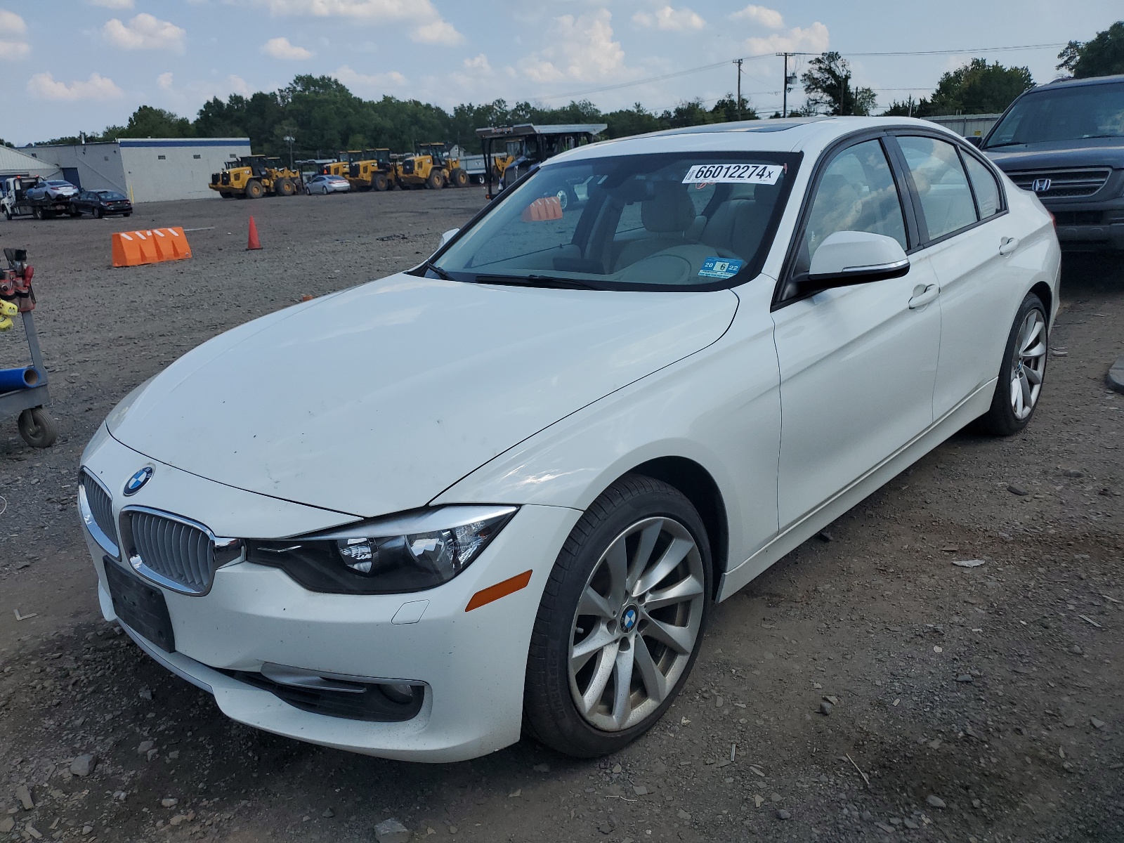 2013 BMW 328 Xi Sulev vin: WBA3B5G5XDNS01917