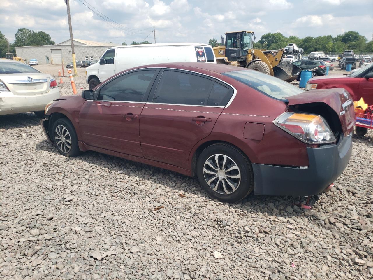 2010 Nissan Altima - Image 2