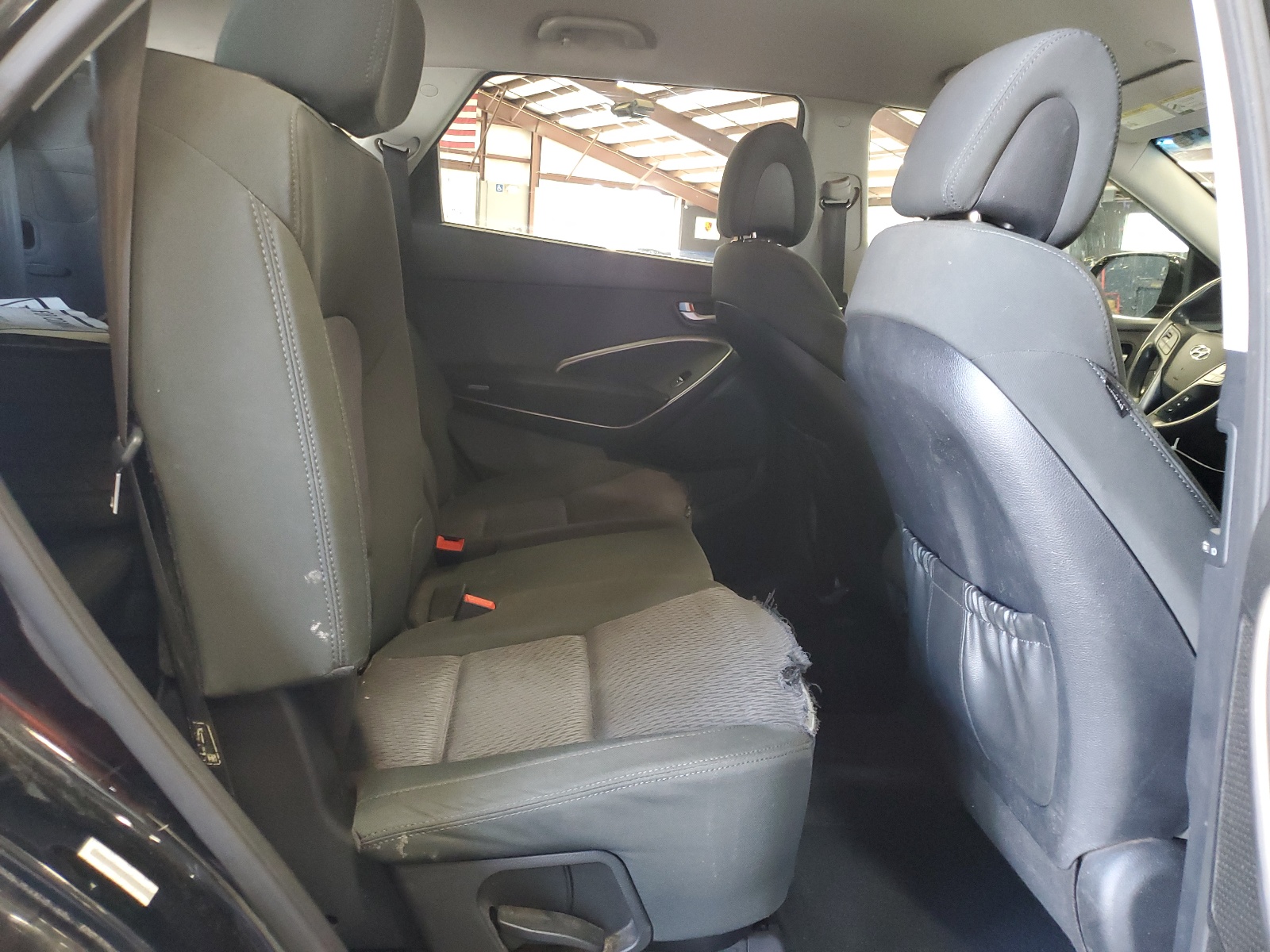 2013 Hyundai Santa Fe Gls vin: KM8SMDHF7DU010239