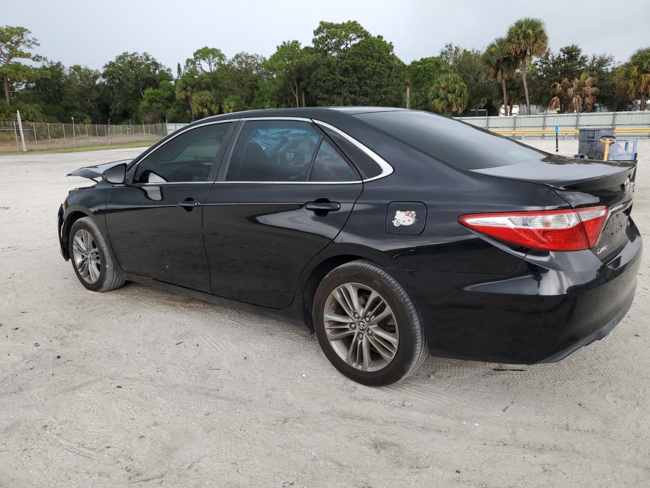 4T1BF1FK9GU164951 2016 TOYOTA CAMRY - Image 2