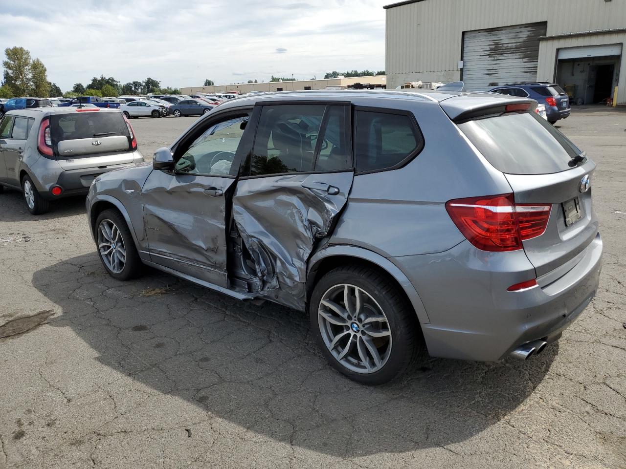 VIN 5UXWX9C59H0T15827 2017 BMW X3 no.2