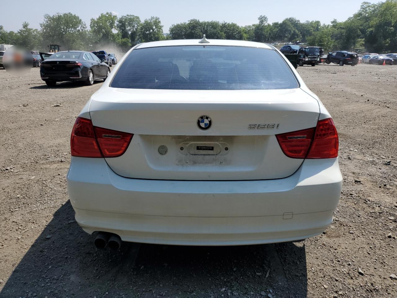 WBAPK5C50BF124778 2011 BMW 328 Xi Sulev