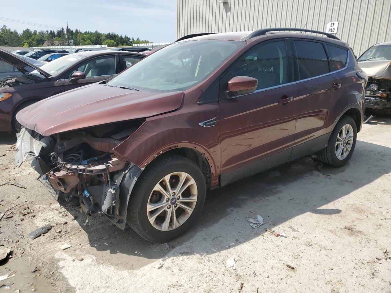 1FMCU0GD4JUB21758 2018 FORD ESCAPE - Image 1