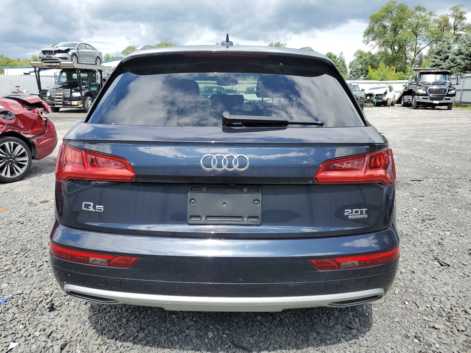 WA1ANAFY1J2035025 2018 Audi Q5 Premium