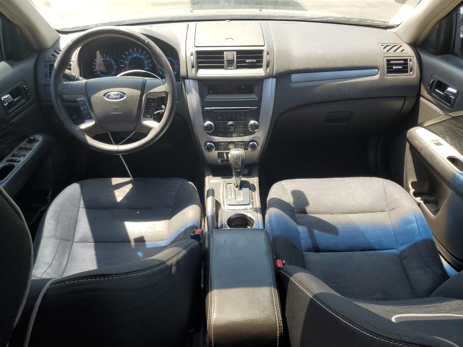 3FAHP0HAXBR114737 2011 Ford Fusion Se