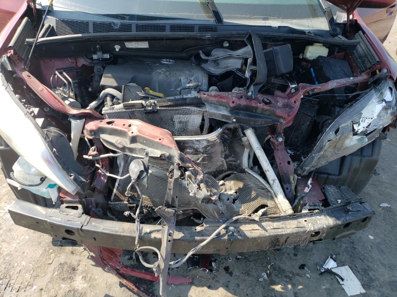 2015 Toyota Sienna - Image 13