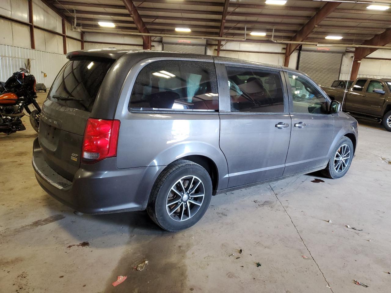 2018 Dodge Caravan - Image 3