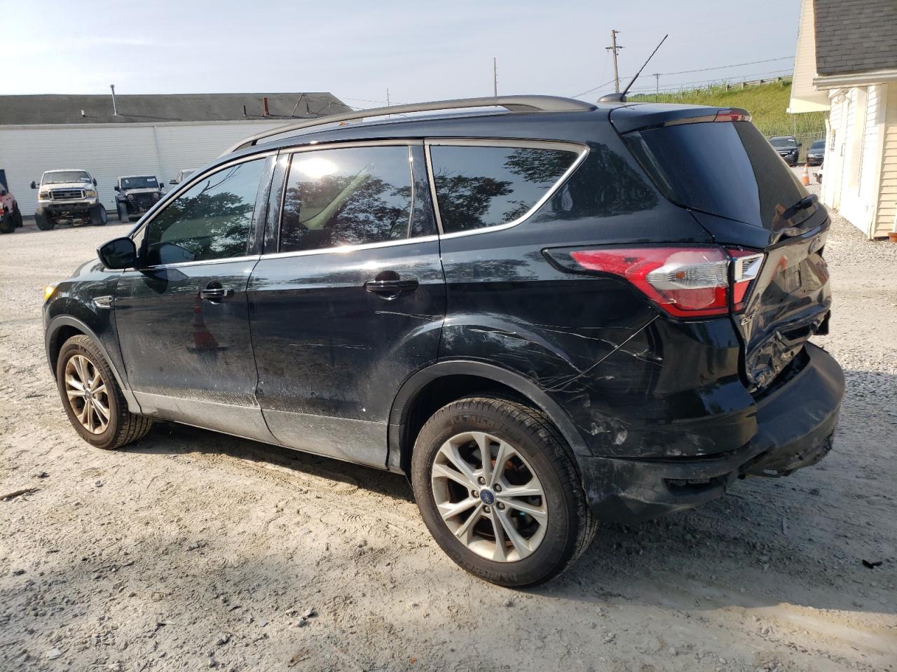 1FMCU0GD7JUC52716 2018 FORD ESCAPE - Image 2