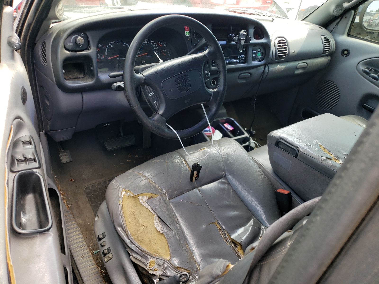 1B7KC23Z4WJ120618 1998 Dodge Ram 2500