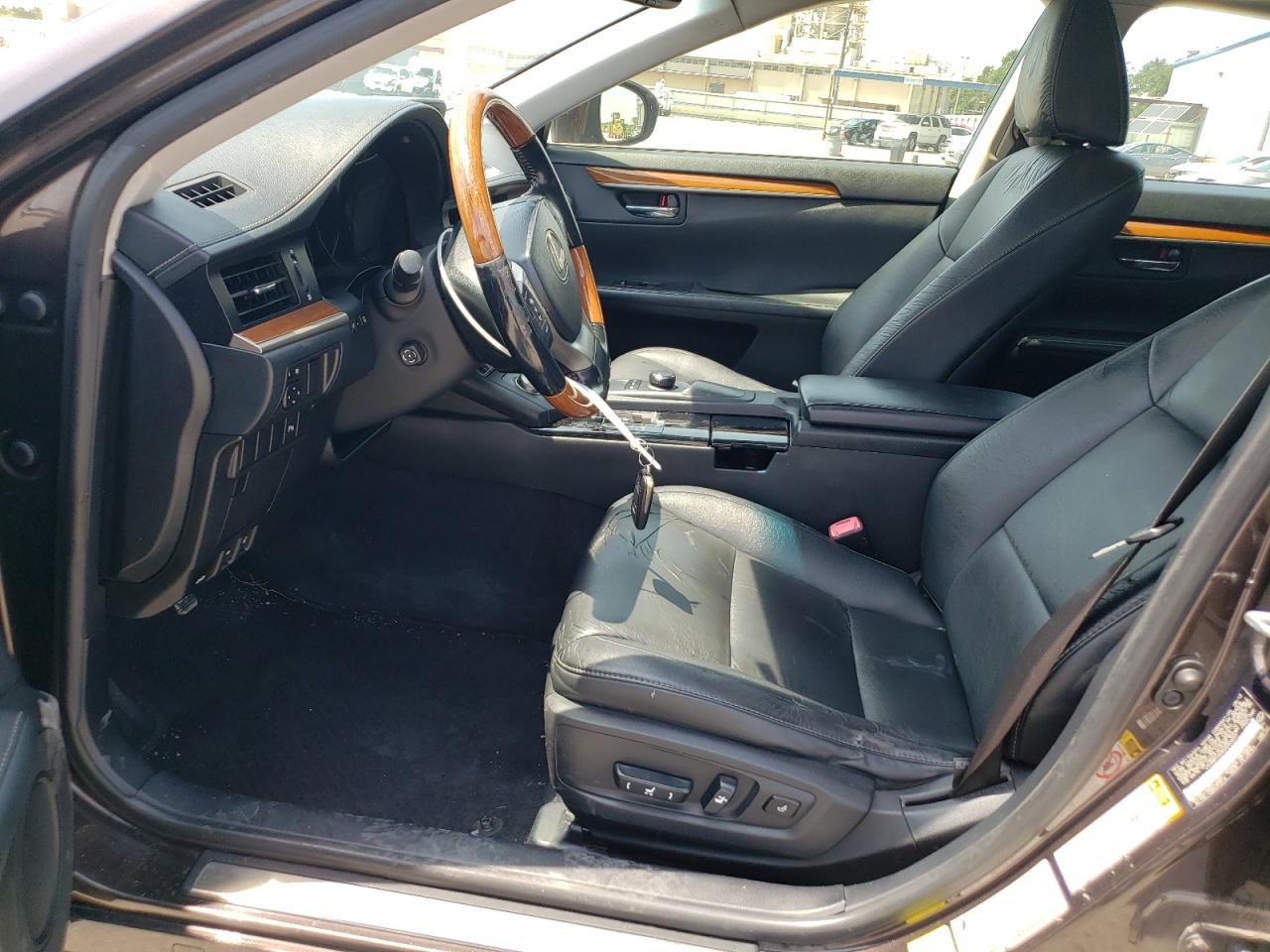 2013 Lexus ES - Image 7