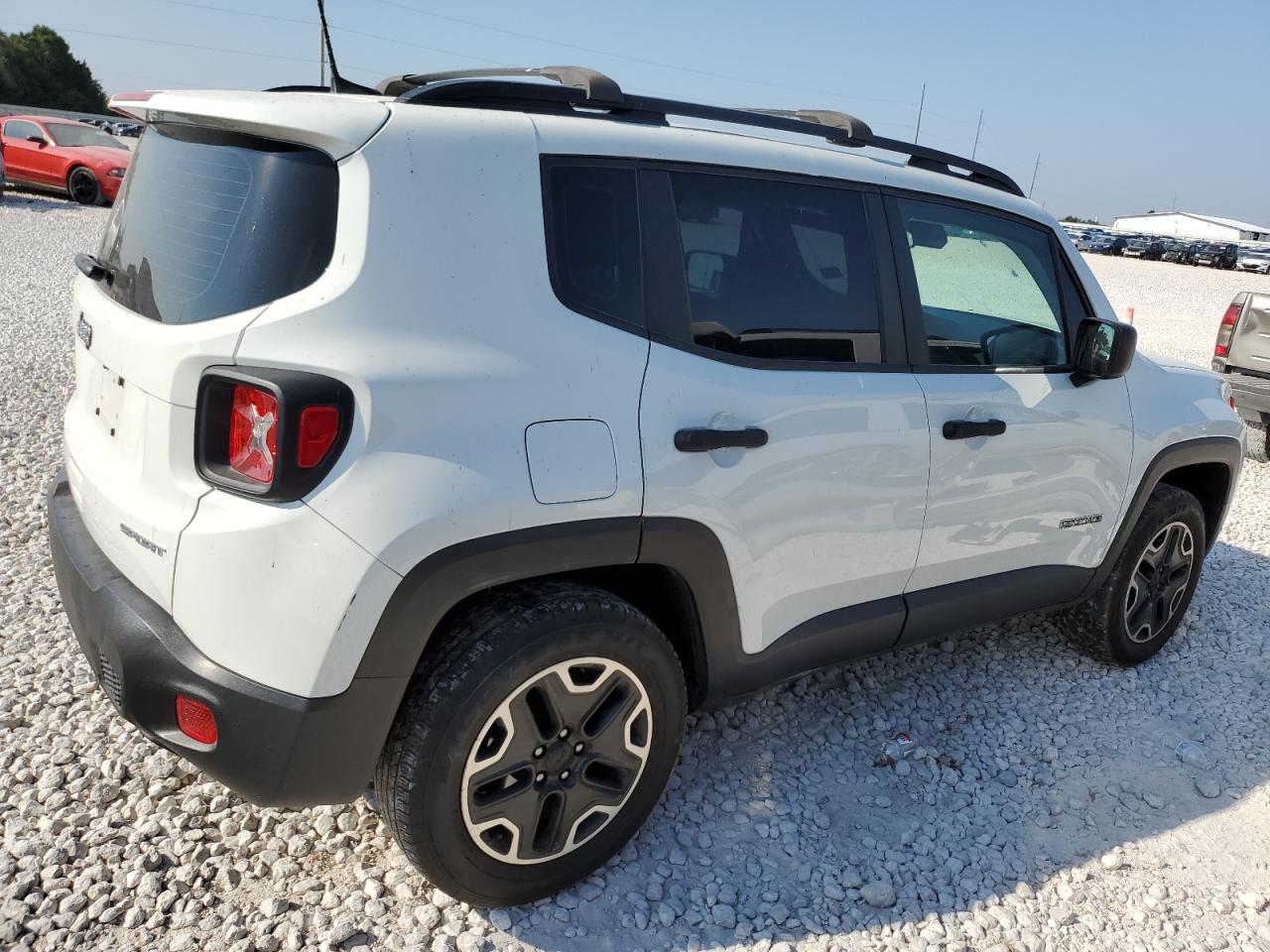 2019 Jeep Renegade - Image 3